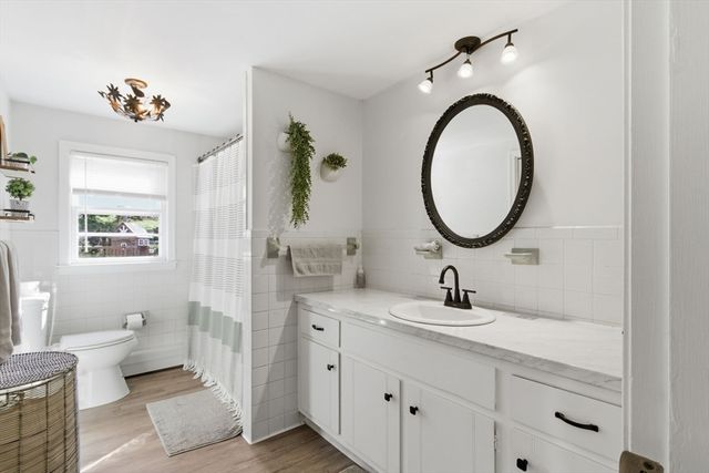 38 White Oak Trl, Barnstable, MA 02632