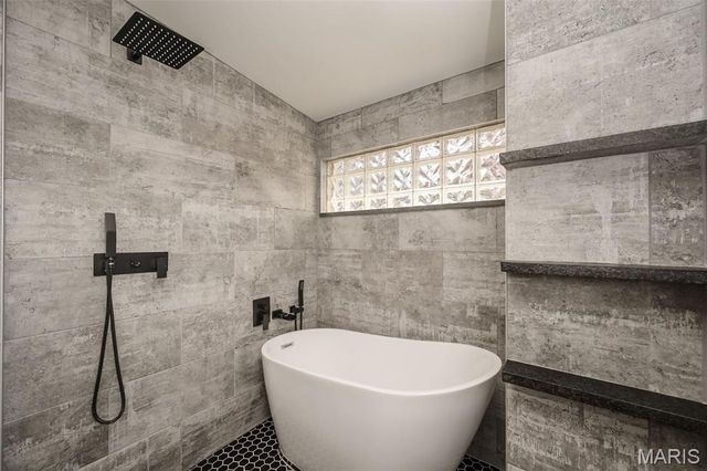 702 Culloden Road, St Louis, MO 63122