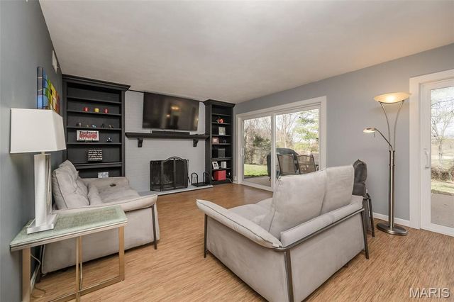 702 Culloden Road, St Louis, MO 63122