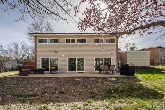 702 Culloden Road, St Louis, MO 63122