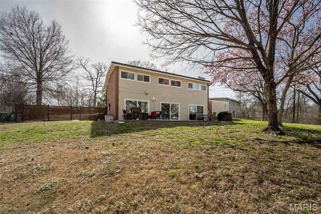 702 Culloden Road, St Louis, MO 63122