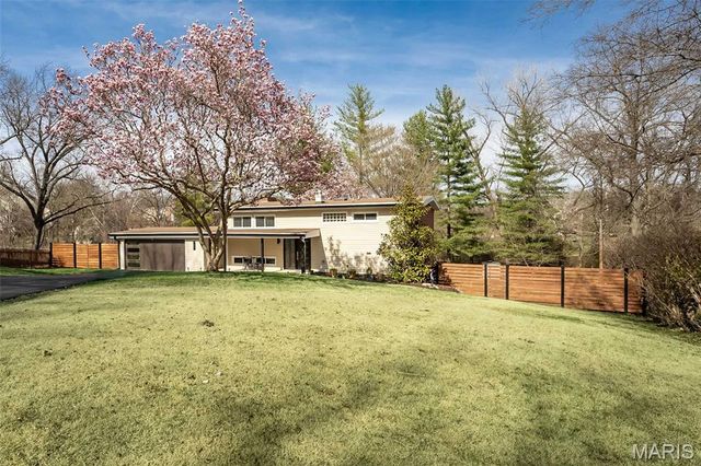 702 Culloden Road, St Louis, MO 63122