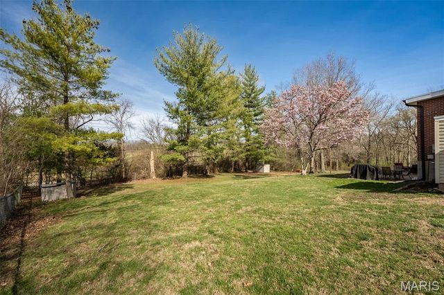 702 Culloden Road, St Louis, MO 63122