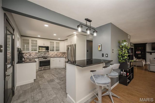 702 Culloden Road, St Louis, MO 63122