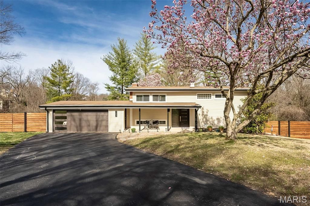 702 Culloden Road, St Louis, MO 63122