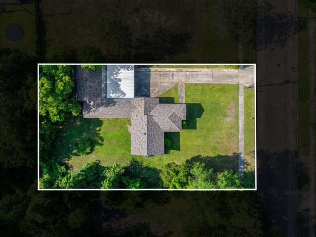 303 Hall Street, Dequincy, LA 70633