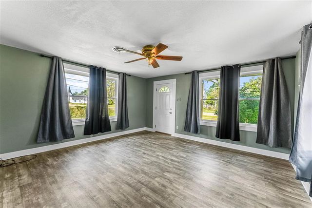 303 Hall Street, Dequincy, LA 70633