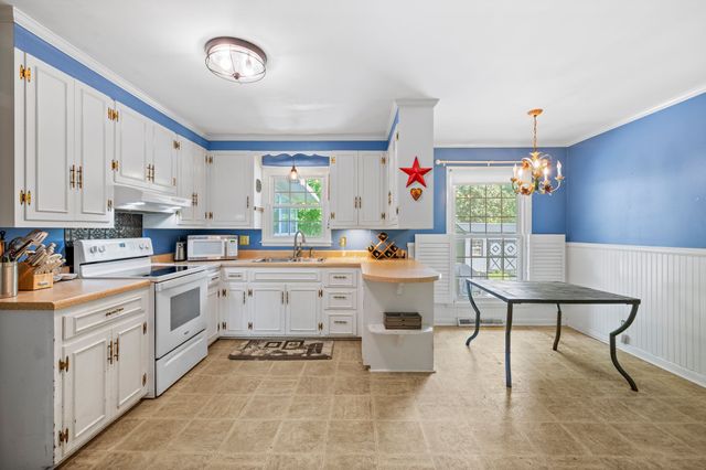 1403 Manor Rd, Columbia, TN 38401