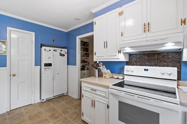 1403 Manor Rd, Columbia, TN 38401