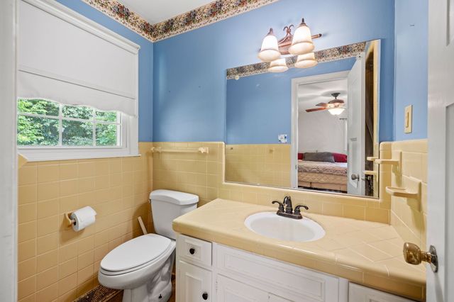 1403 Manor Rd, Columbia, TN 38401
