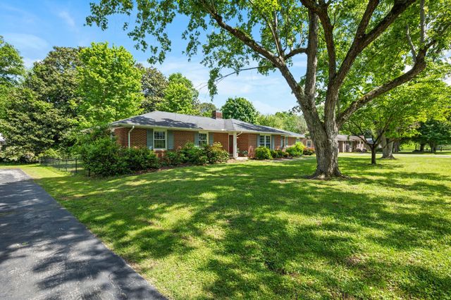 1403 Manor Rd, Columbia, TN 38401