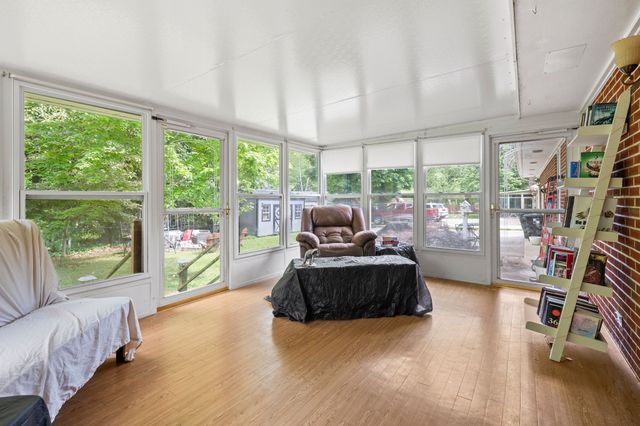 1403 Manor Rd, Columbia, TN 38401