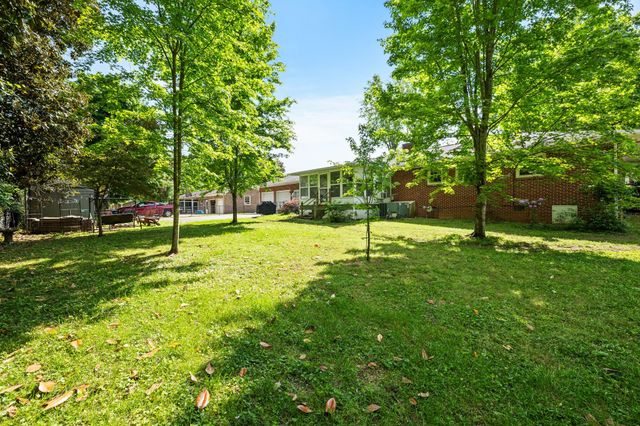1403 Manor Rd, Columbia, TN 38401