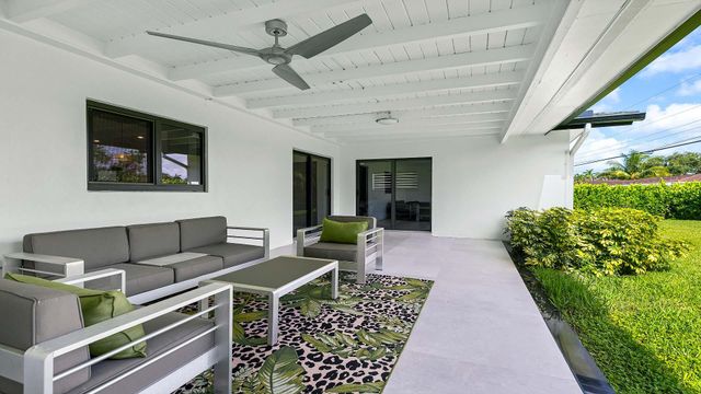 1099 SW 12th Street, Boca Raton, FL 33486