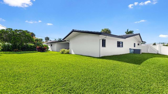 1099 SW 12th Street, Boca Raton, FL 33486