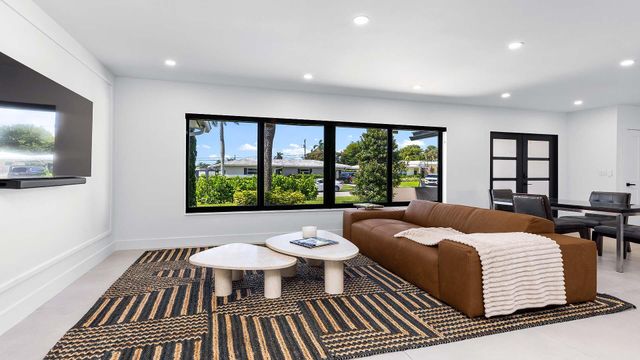 1099 SW 12th Street, Boca Raton, FL 33486
