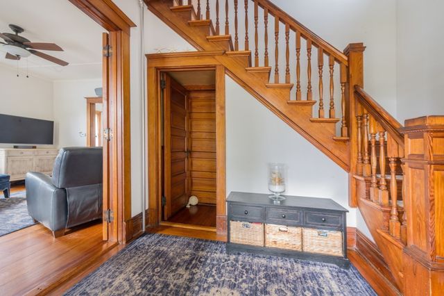 36 Mayflower St, Plymouth, MA 02360
