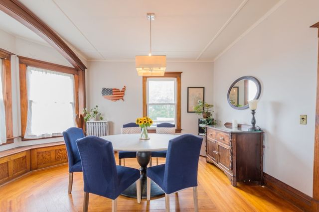 36 Mayflower St, Plymouth, MA 02360