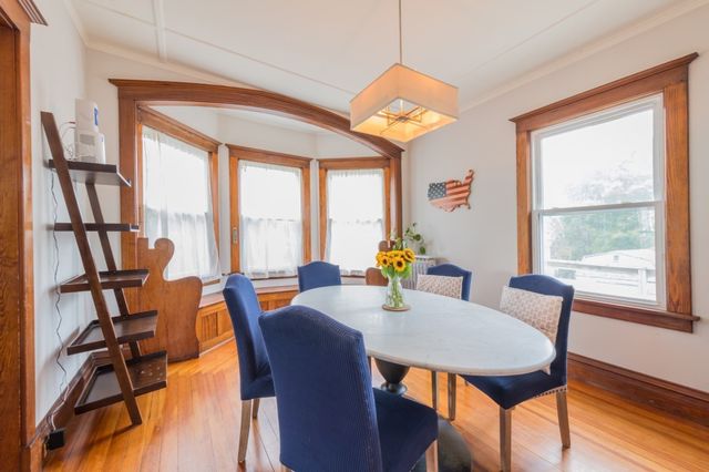 36 Mayflower St, Plymouth, MA 02360