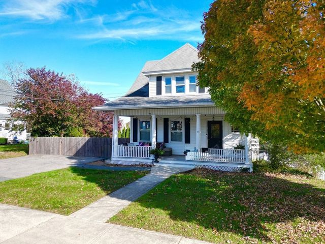 36 Mayflower St, Plymouth, MA 02360