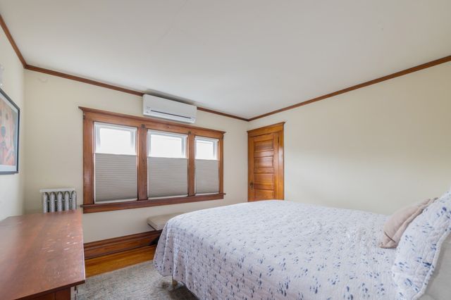 36 Mayflower St, Plymouth, MA 02360