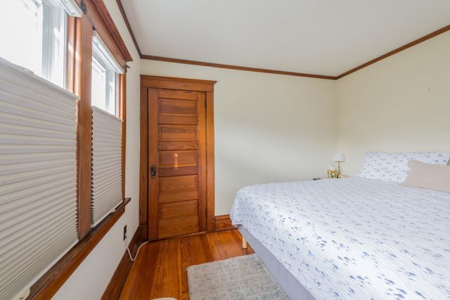 36 Mayflower St, Plymouth, MA 02360