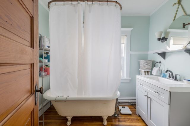 36 Mayflower St, Plymouth, MA 02360