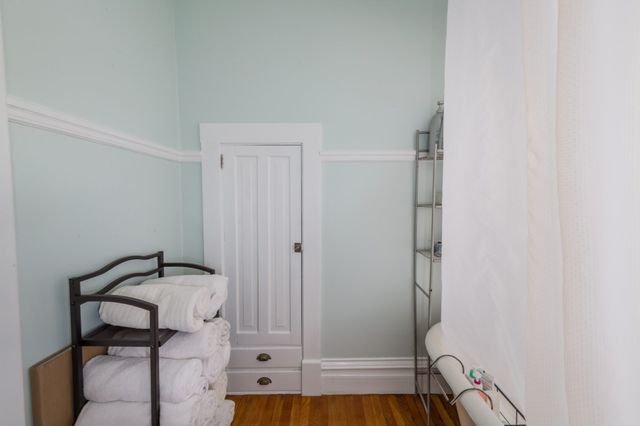 36 Mayflower St, Plymouth, MA 02360