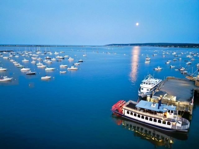 36 Mayflower St, Plymouth, MA 02360