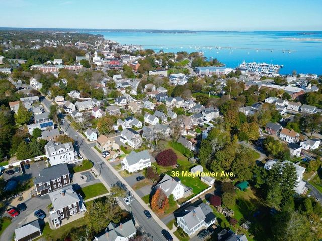 36 Mayflower St, Plymouth, MA 02360