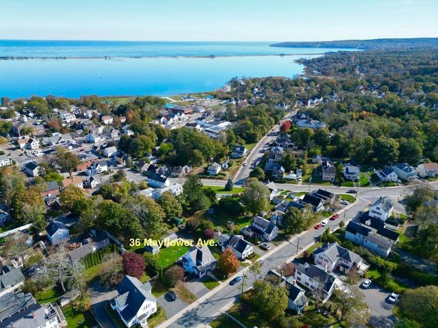 36 Mayflower St, Plymouth, MA 02360