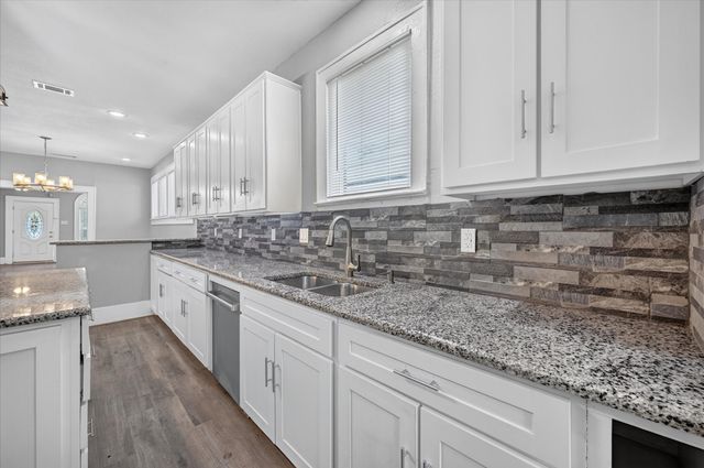 316 S Montreal Avenue, Dallas, TX 75208