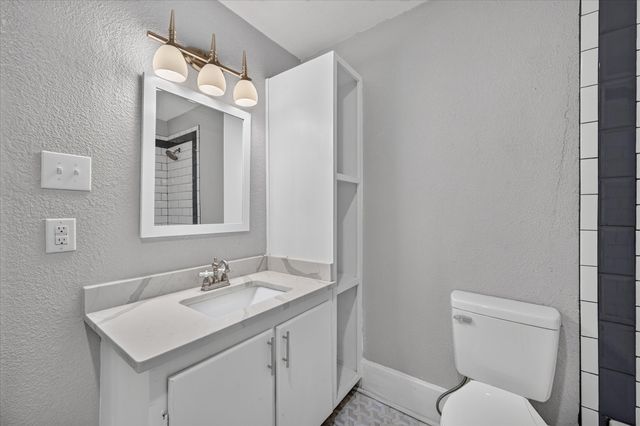 316 S Montreal Avenue, Dallas, TX 75208