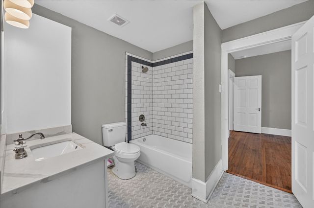 316 S Montreal Avenue, Dallas, TX 75208