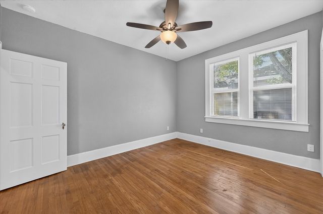 316 S Montreal Avenue, Dallas, TX 75208