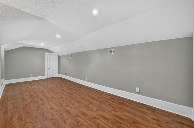 316 S Montreal Avenue, Dallas, TX 75208