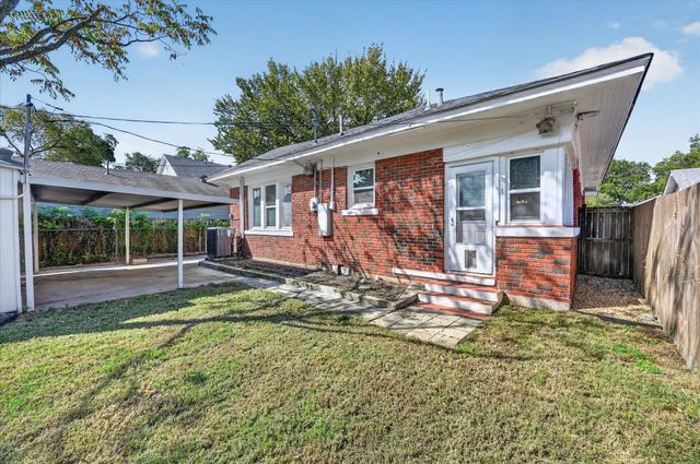 316 S Montreal Avenue, Dallas, TX 75208