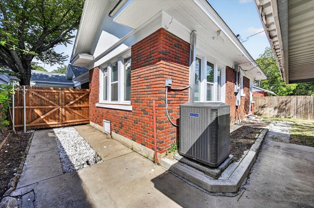 316 S Montreal Avenue, Dallas, TX 75208