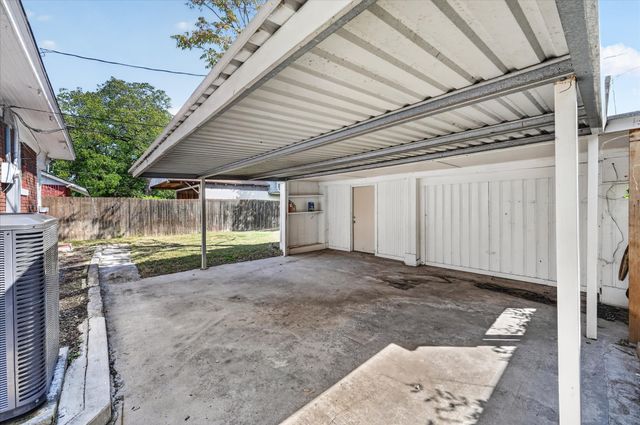 316 S Montreal Avenue, Dallas, TX 75208
