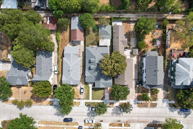 316 S Montreal Avenue, Dallas, TX 75208