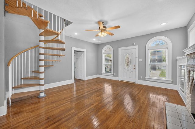 316 S Montreal Avenue, Dallas, TX 75208