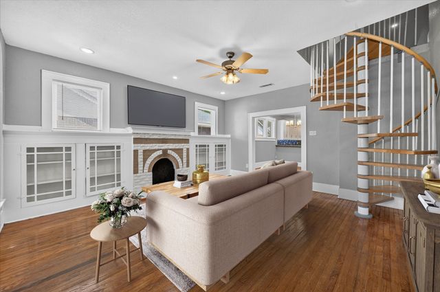 316 S Montreal Avenue, Dallas, TX 75208