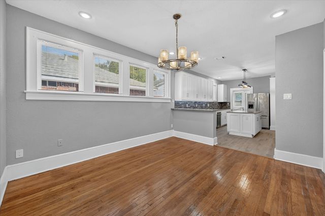316 S Montreal Avenue, Dallas, TX 75208