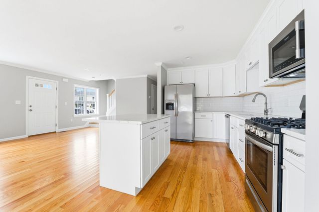 138 Elm Street 35, Kingston, MA 02364