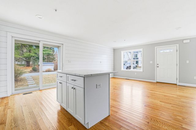 138 Elm Street 35, Kingston, MA 02364