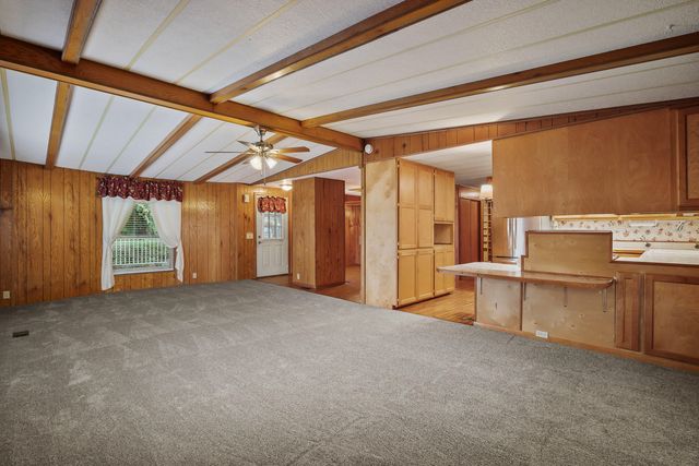 1077 Lee Roze Lane, Grants Pass, OR 97527