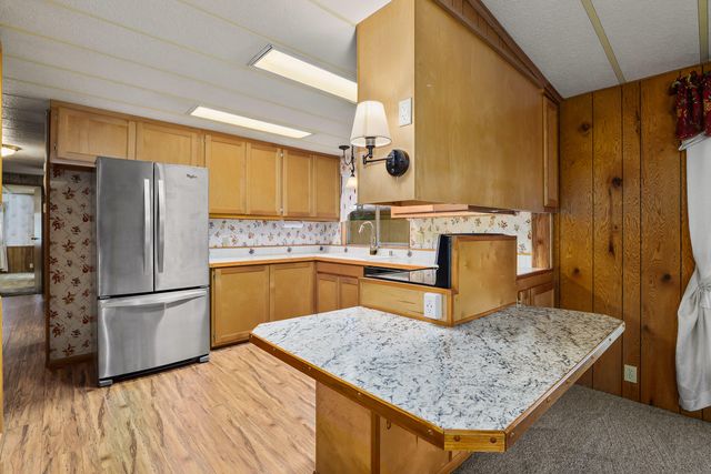 1077 Lee Roze Lane, Grants Pass, OR 97527