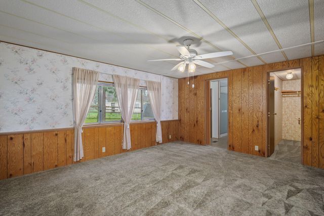 1077 Lee Roze Lane, Grants Pass, OR 97527