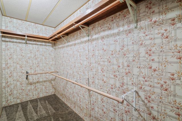 1077 Lee Roze Lane, Grants Pass, OR 97527