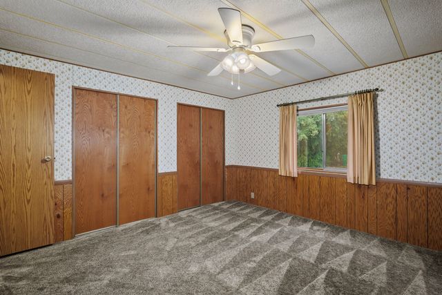 1077 Lee Roze Lane, Grants Pass, OR 97527